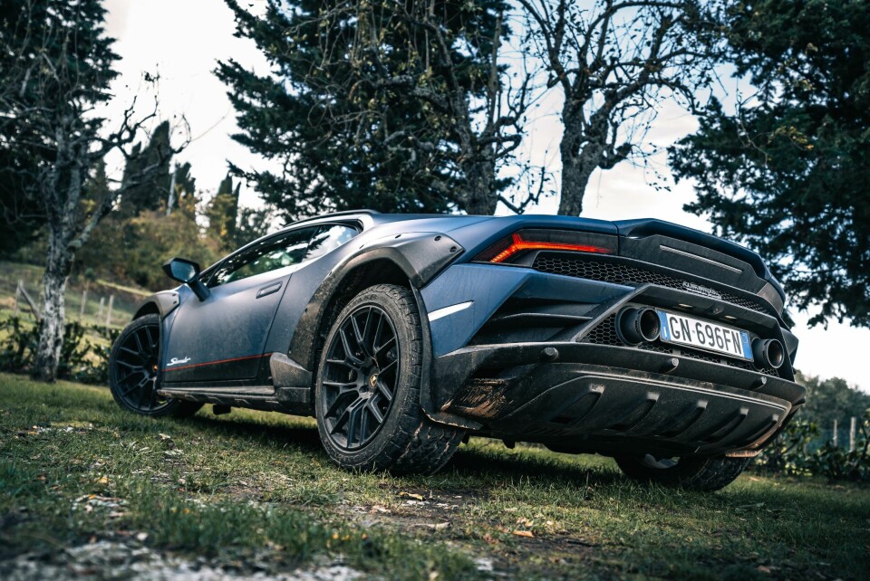 Huracan Sterrato: even without the fenders, you’d understand the off-road intent 651754