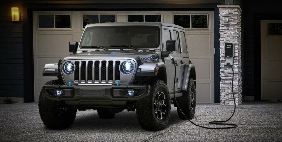The Jeep Wrangler hybrid on charge Jeep Wrangler Hybrid