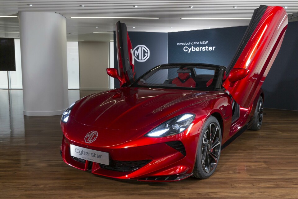 The scissor doors will make it to production MG Cyberster - ext F3Q L (doors open) 086