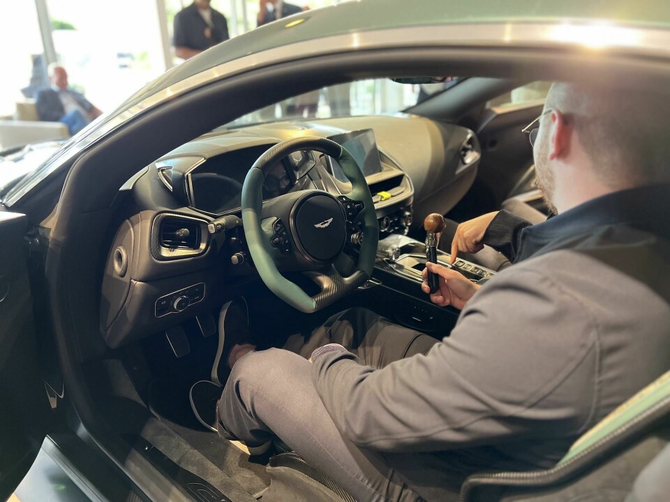 One of Nurnberger’s favourite elements: the open-gate shifter Aston Martin Valour interior FH