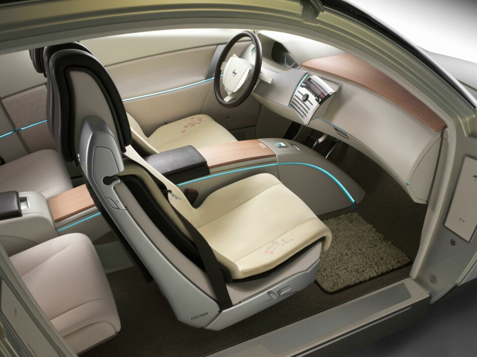 Design Review: Volvo YCC concept 8256_Volvo_YCC_Your_Concept_Car