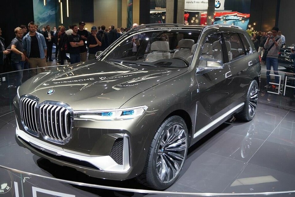 The BMW X7 mega grill would shame George Foreman Grille BMW X7.jpg