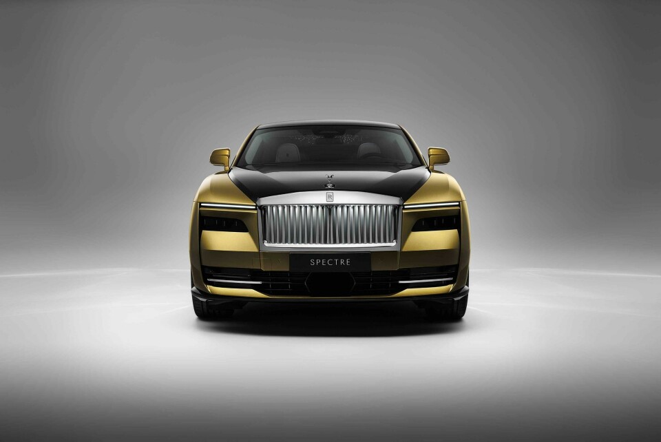 The imposing front end of the new Rolls-Royce Spectre 90_Rolls-Royce Spectre