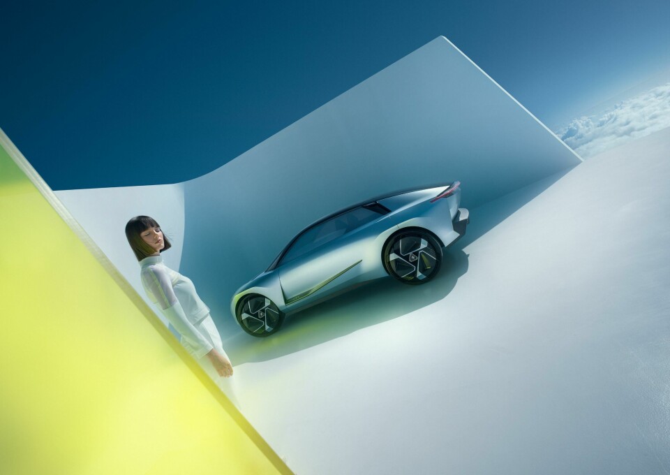 Fastback design of the new Experimental concept Opel Experimental concept 2023_522537