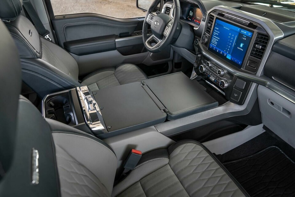 In-cab workspace All-new_F-150_036