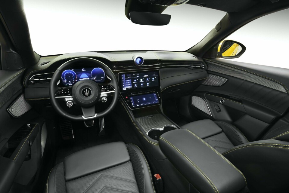Maserati Grecale Trofeo instrument panel features two screens Maserati Grecale Trofeo_dashboard