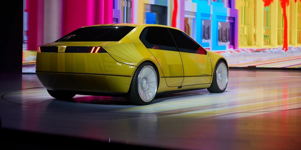 BMW aims to Dee-light in new design BMW i Vision Dee CES hero