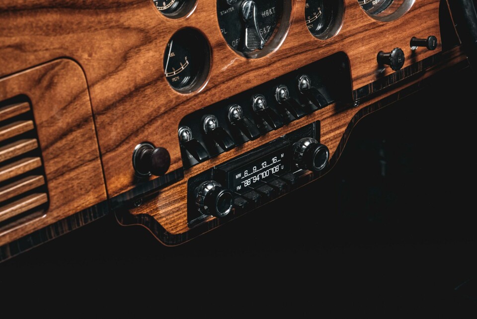 Which one for the flamethrower? James Bond Bentley 08696 copy