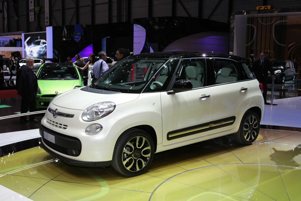 CDN Fiat 500L 2012 launch Geneva CDN Fiat 500L 2012 launch exterior show