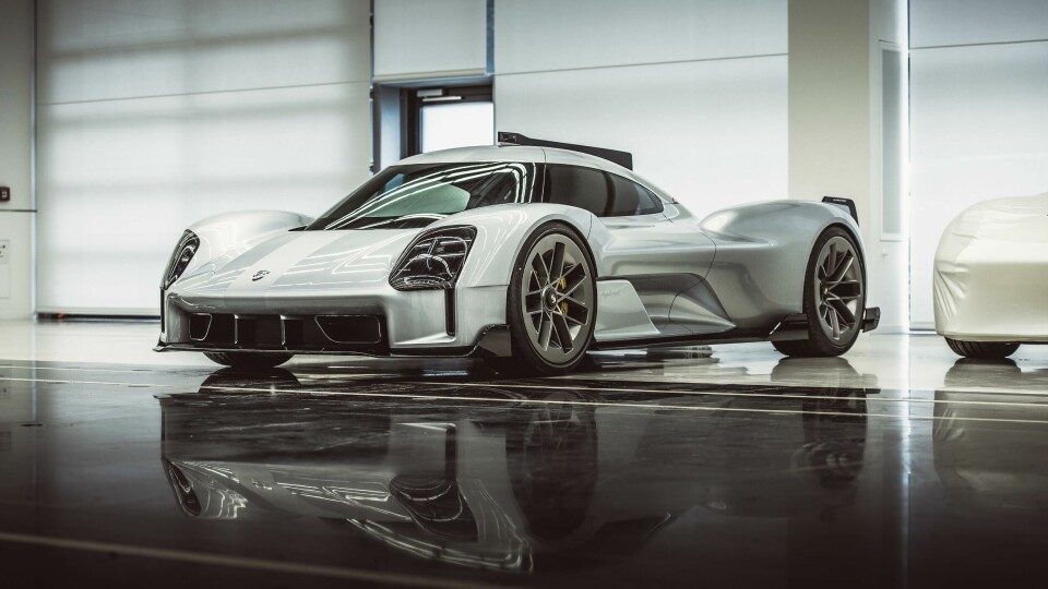 Uncovering the Secrets of Porsche’s Concepts Porsche 919 Street (2017; 1-1 clay model)