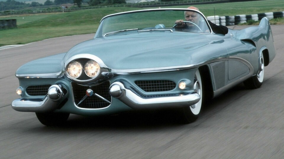 Ten strange and wonderful lighting designs from concept cars ren (2)