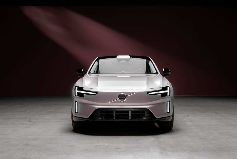 Volvo ES90 front on Volvo ES90 - ext front-on copy