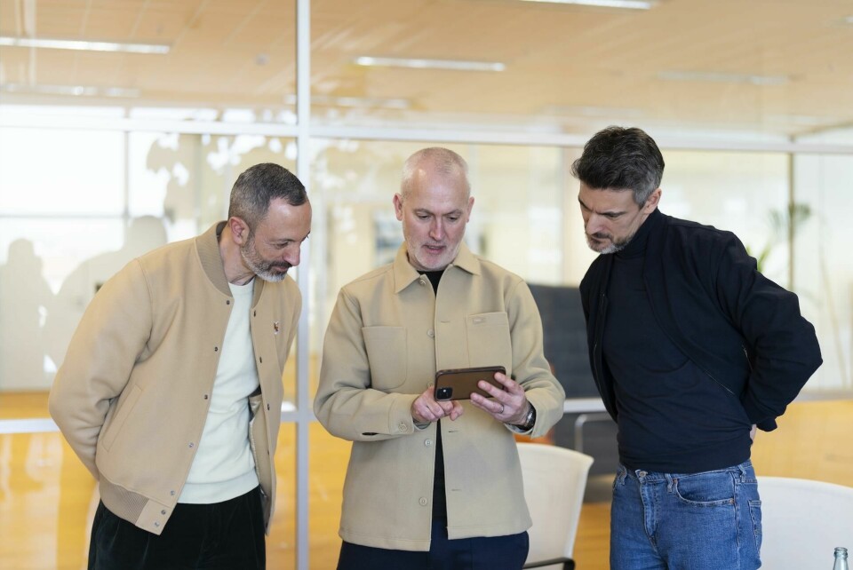 Karim Habib (left) Guy Bird and Oliver Samson (right) chat UX Karim Habib, Guy Bird, Oliver Samson - Kia Europe Design