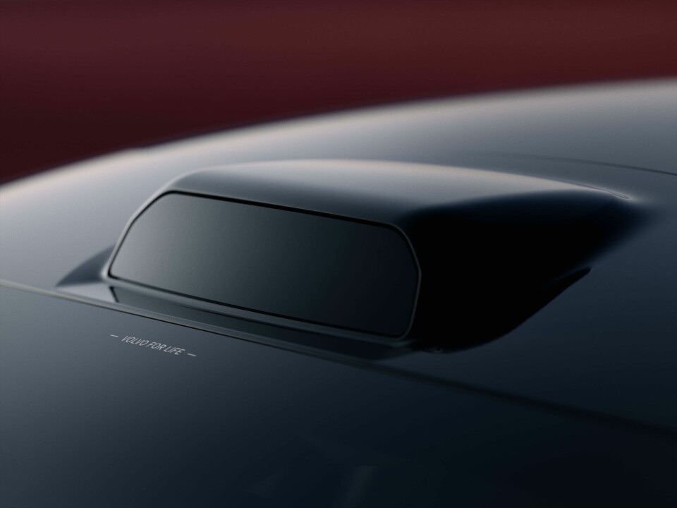 Roof sports protruding LiDAR sensor Volvo ES90 - ext roof lidar protrusion (detail)