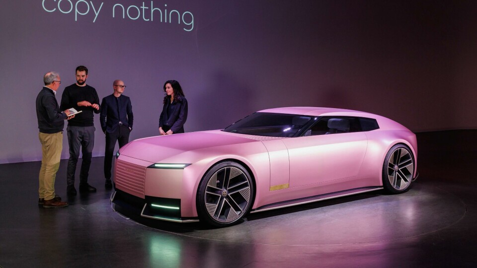 Jaguar takes a bold leap with concept Type 00 HERO Jaguar Type 00 s_D2_084