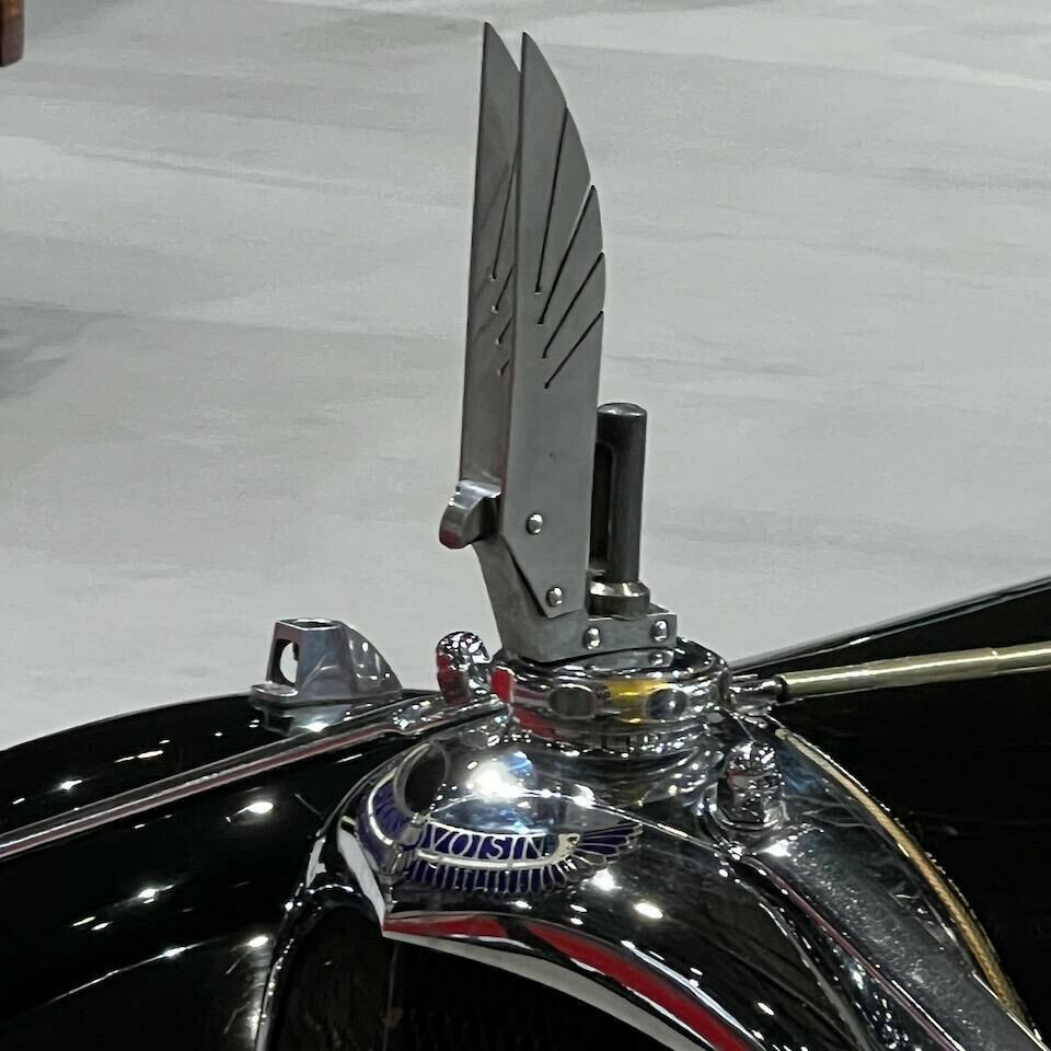 Wings over the World: Avions Voisin Aerodyne hood ornament Wings over the World: Avions Voisin Aerodyne hood ornament