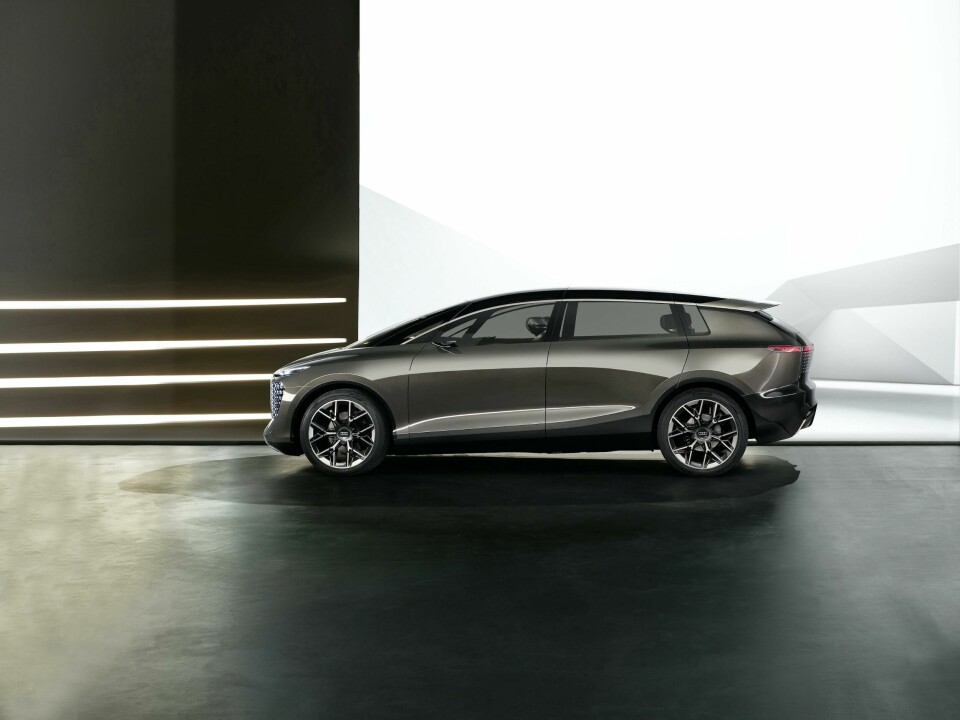 The designers of the Urbansphere have focused on pleasing fewer passengers with a more premium experience 2022 Audi Urbansphere - ext side