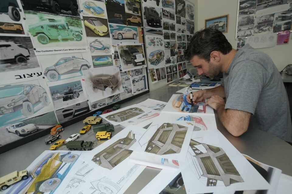 The Art of Armoured Vehicles nir-kahn-at-work