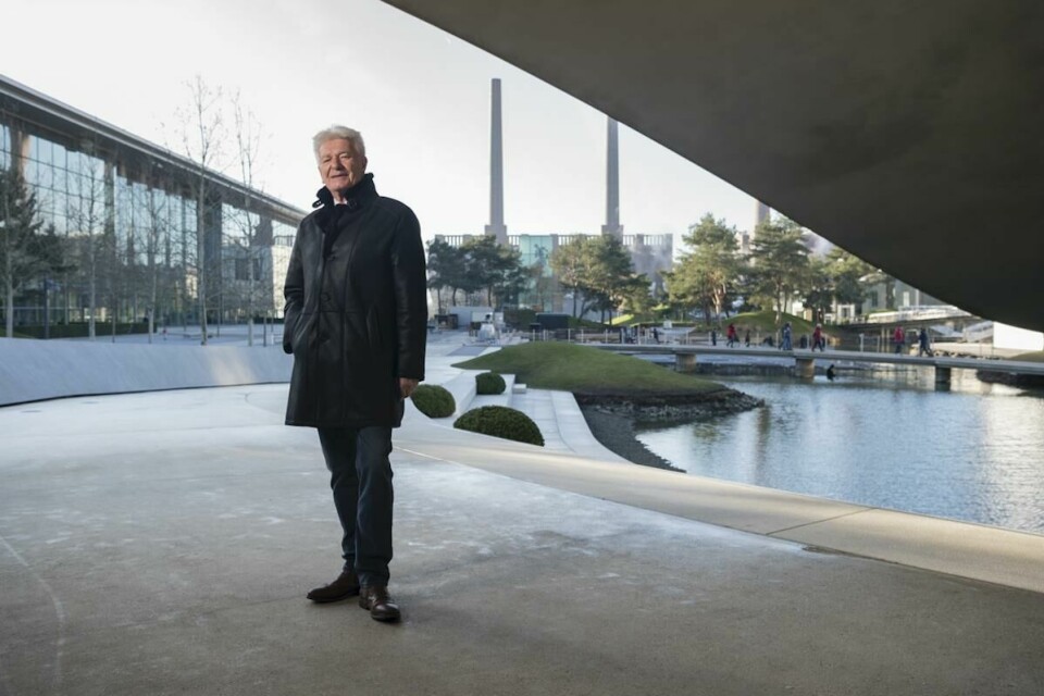 Hartmut Warkuss in Wolfsburg DPS1 option 1 - HW standing outside_DSC9381