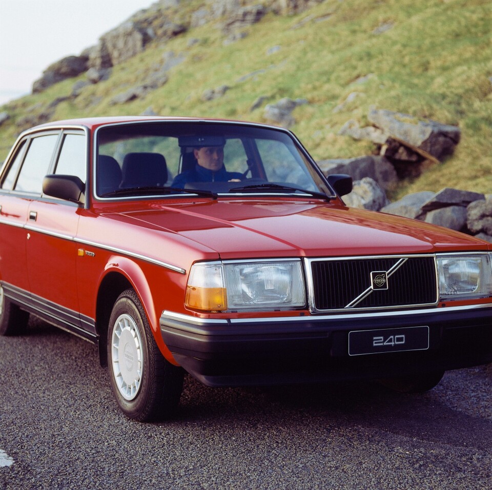 The Thor’s Hammer design was partly inspired by the Volvo 240 6352_Volvo_240_GL