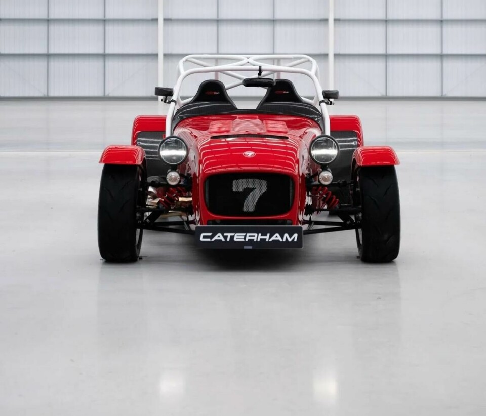Caterham 620S: timeless car design and form following function Caterham Seven red front on hero
