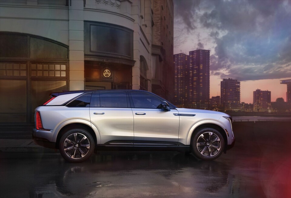 When it comes to the Escalade, size really does matter 2025-cadillac-escalade-iq-sport-003