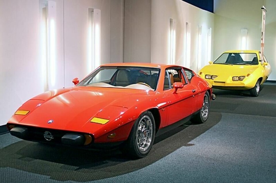The Dale (rear) in sporty company at a Petersen Museum exhibit in Los Angele The Dale Car