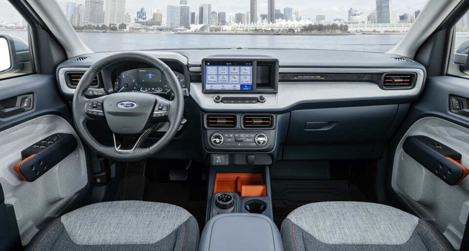 The interior of the Ford Maverick Hybrid Ford-Maverick_Hybrid_XLT_14