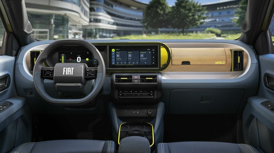 The dash draws inspiration from the Lingotto test track loop 2024 Fiat Grande Panda - int dash (front-on)