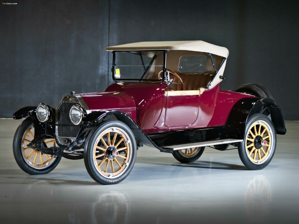 The 1915 Oldsmobile – first car with a windscreen as standard equipment oldsmobile 1915