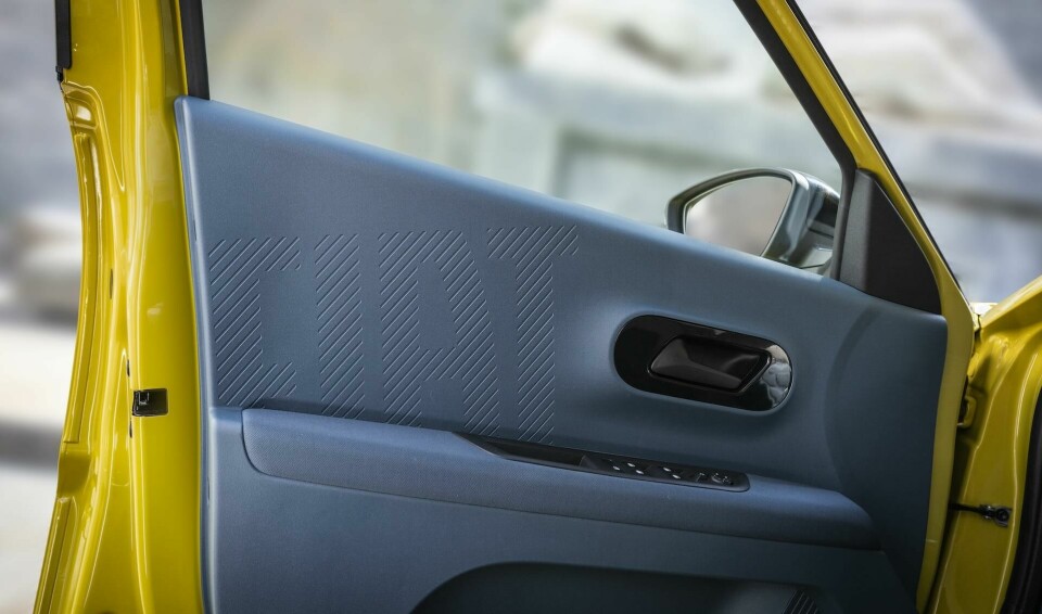 Door card details 2024 Fiat Grande Panda - int door card (detail)