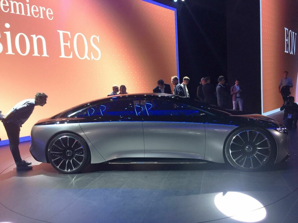 The sleek, uninterrupted bodyside of the Vision EQS The sleek, uninterrupted bodyside of the Vision EQS