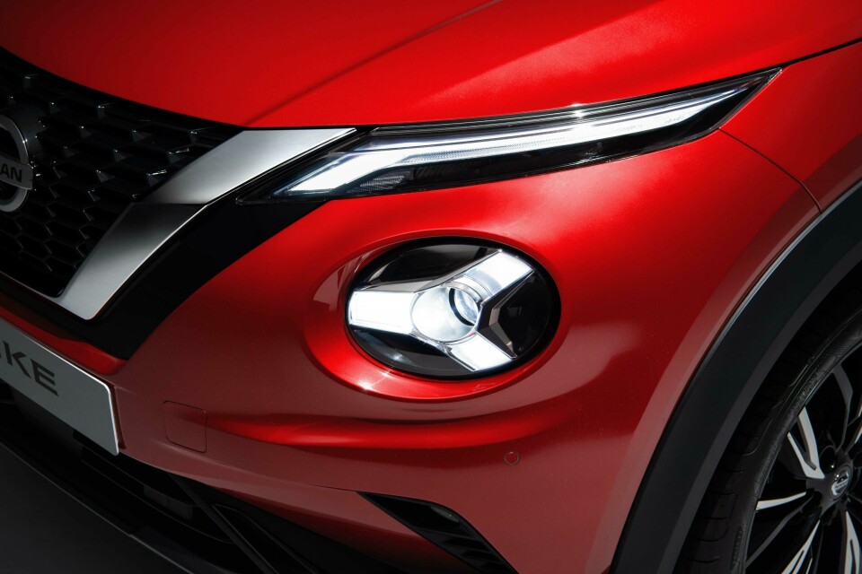 New Nissan Juke lamps New Nissan JUKE Unveil Red Static Studio - 20
