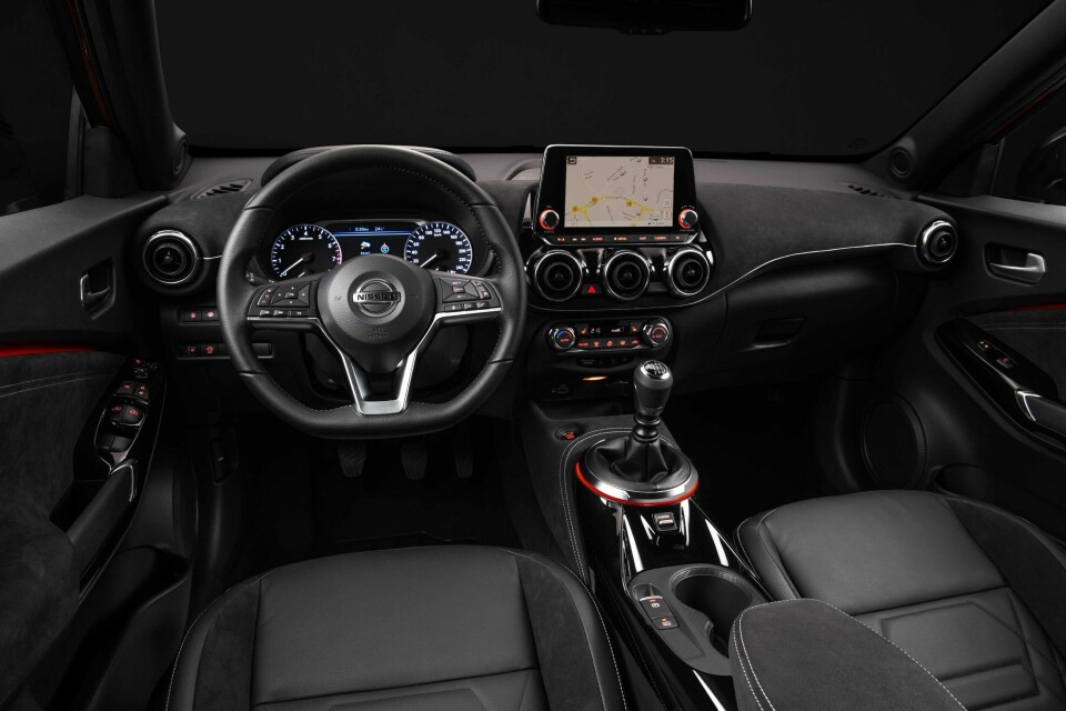 New Juke interior Sep. 3 - 6pm CET - New Nissan JUKE Unveil Red Static Studio - 12