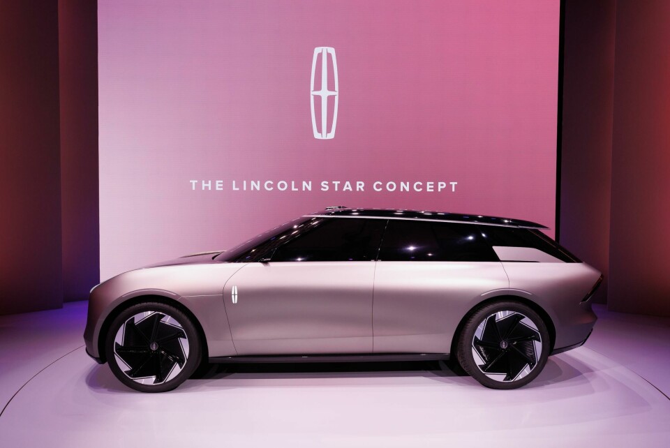 So smooth: the design team behind Star concept has avoided too many folds in the bodywork Lincoln Star Concept reveal 3