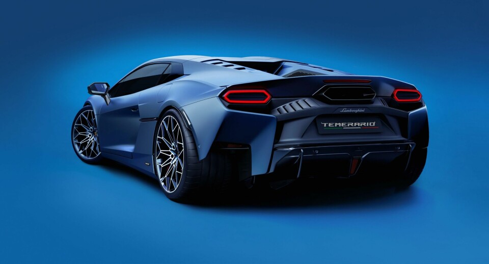 The exhaust in centralised and hexagon-shaped Lamborghini Temerario 37