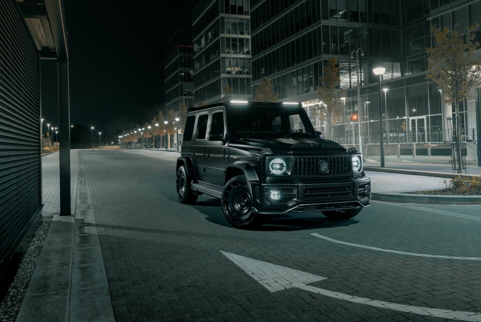 Widetrack kit on the G-Wagon mercedes-benz-g-class-widetrack-is-a-carbon-fiber-sculpture-on-23-inch-wheels-251232_1