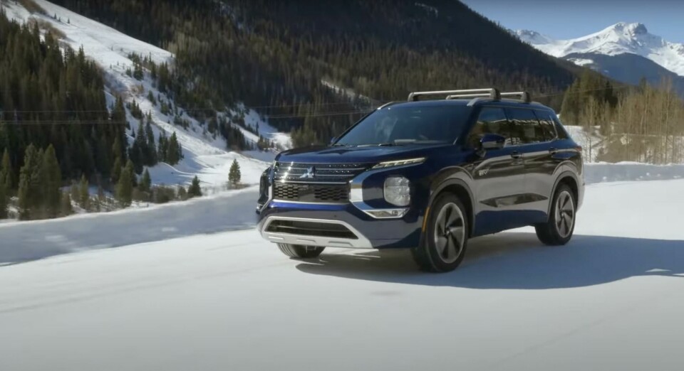 Like most modern off-roaders, different drive modes aim to boost control in slippery conditions Mitusbishi Outlander 2023.39.30