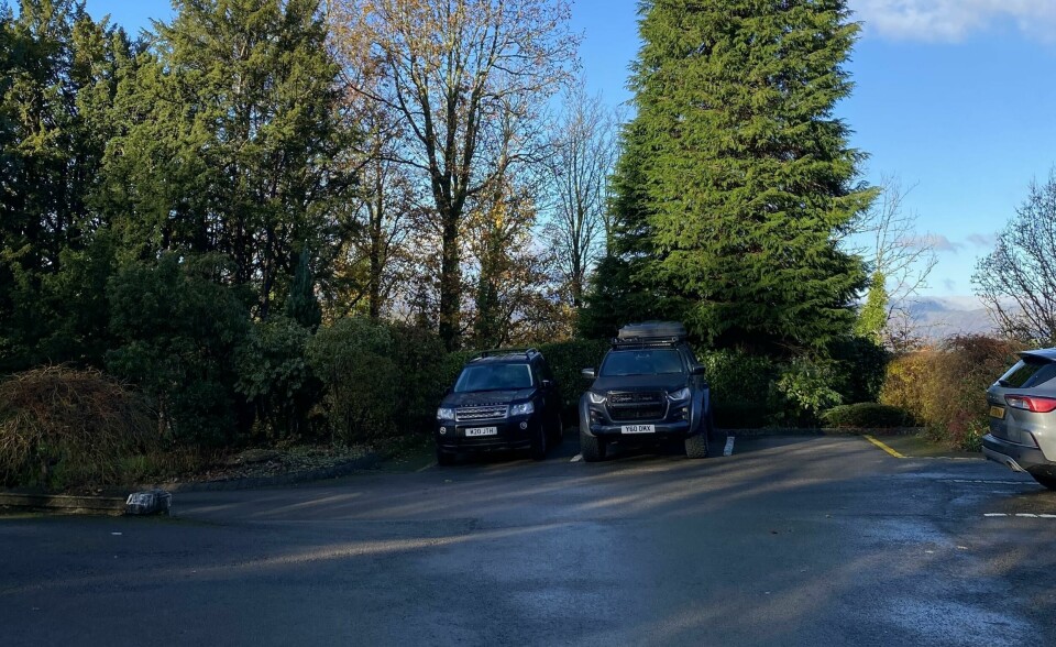 The AT35 side-by-side with a Freelander 2 D-Max vs Freelander