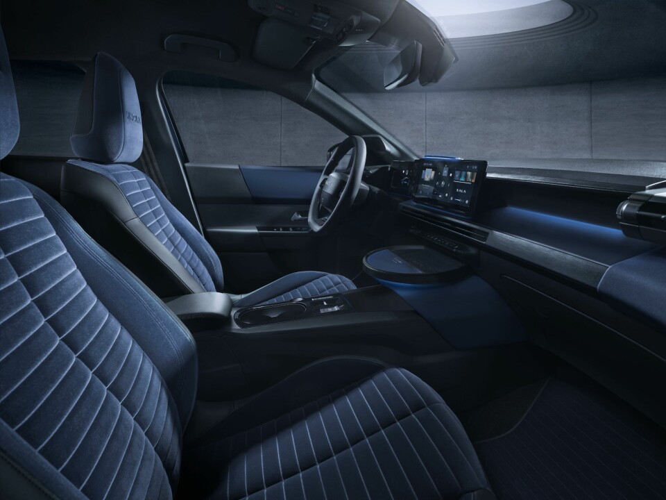 Big Blue: the Cassina edition interior NewLANCIA YPSILON EDIZIONE LIMITATA CASSINA INTERIOR (6)