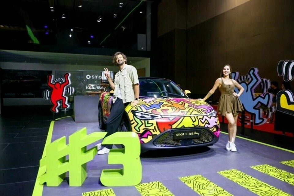 smart 3 Keith Haring Art Car concept The_smart__3_Keith_Haring_Art_Car