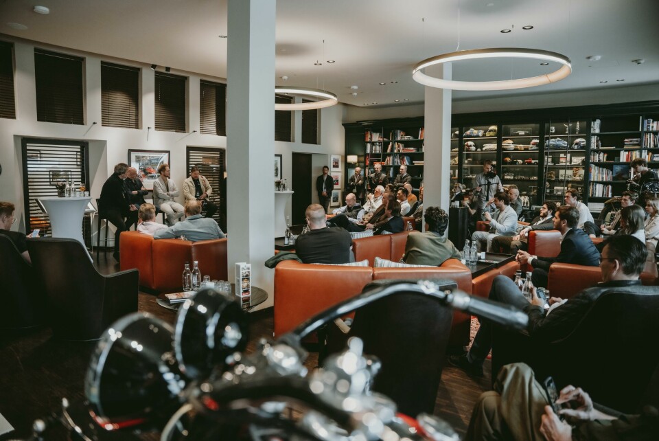 The library of the Munich Drivers’ Club CDE2024-443 (1)