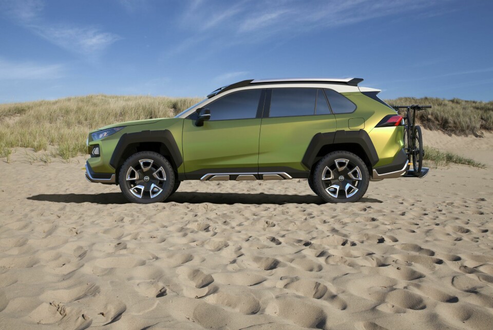 LA 2017: Toyota FT-AC concept Toyota_FTAC_Concept_09_1E0533CA612776DE5DFE562F30B111F924729EF3