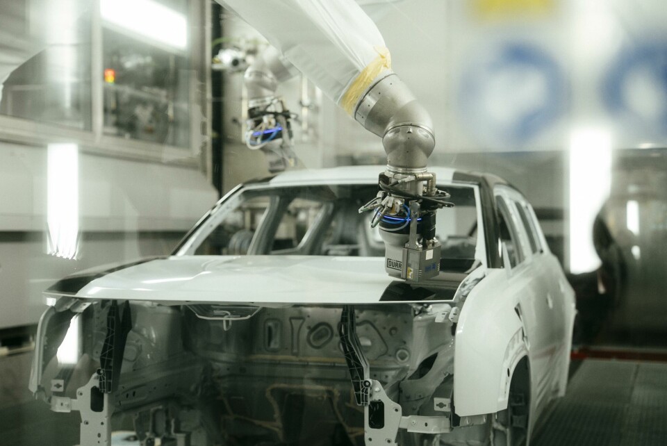 Renault 4 E-Tech electric introduces a two-tone paint process Renault 4 E-Tech electric introduces a revolutionary two-tone paint process