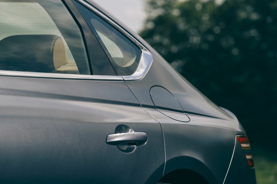 The sloping rear of the Genesis G80 586913