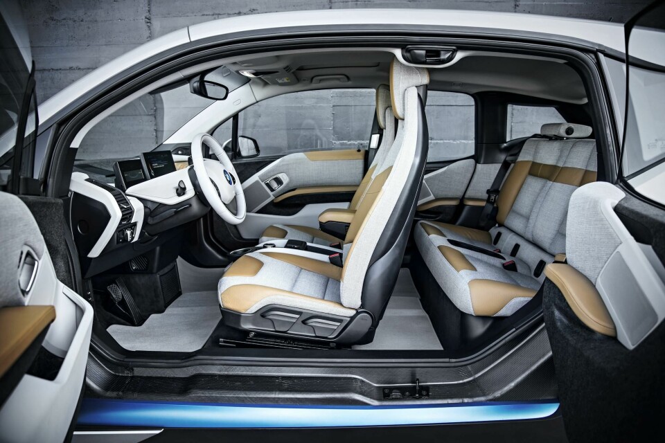 The i3 design team looked to loft-style apartments for interior inspiration BMW i3 90129249-highRes.jBMW i3 g