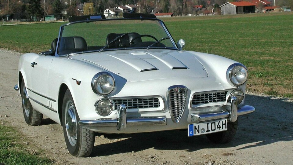 Seeing Double: The Ups and Downs of Stacked Lights 1958 Alfa 2000 Spider Picture Credit Cc By Sa Chk46