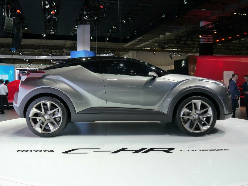 Frankfurt 2015: Toyota C-HR morphs towards production toyota-c-hr-02