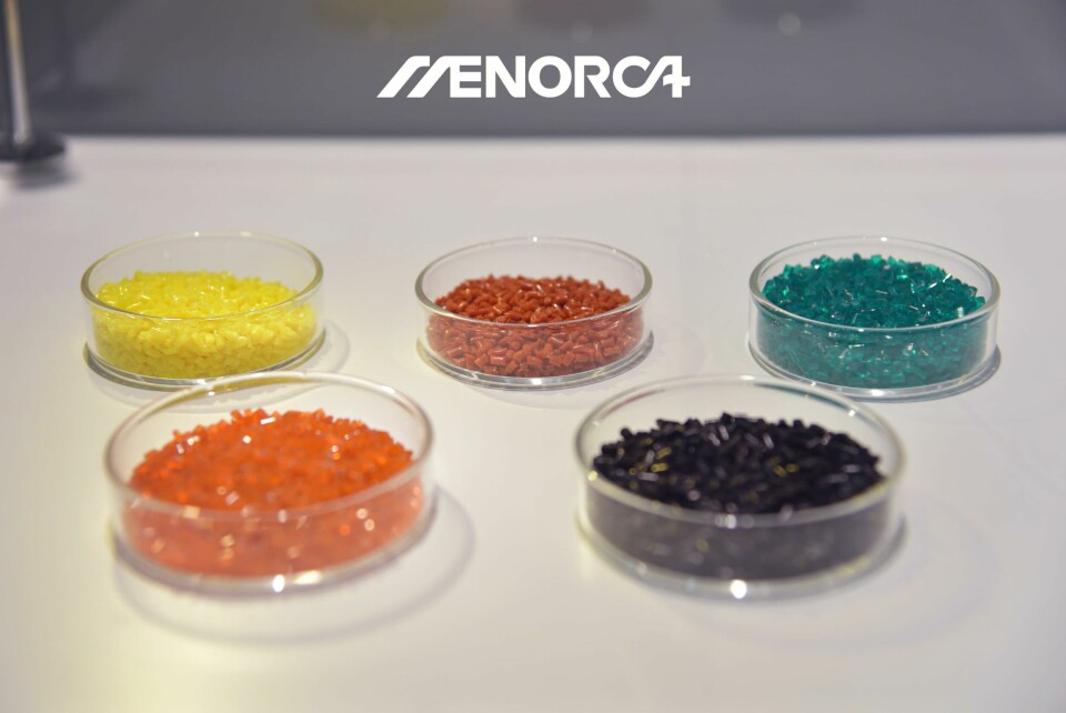 Menorca is made using melted color masterbaches, resulting in a dye-free material 4-Menorca photo_colormasterbach