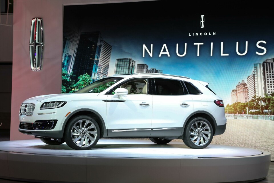 LA 2017: Lincoln Nautilus and MKC A06B9423